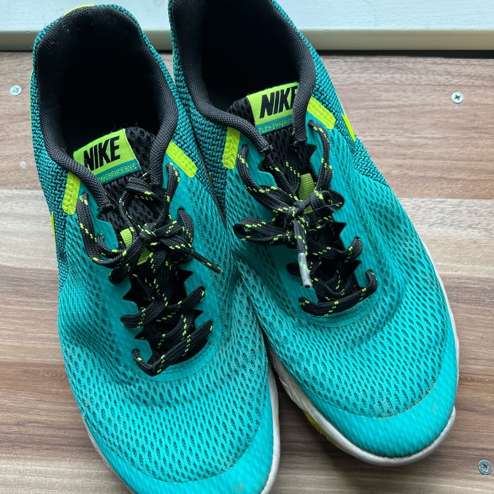 Nike Running Shoes sz 9 - Picture 2 of 5